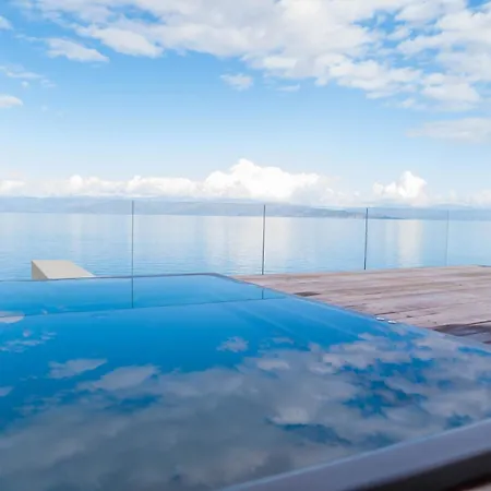 Alissachni Seaside 호텔 4*