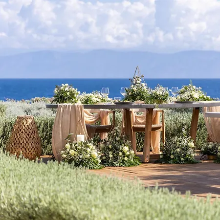 Alissachni Seaside Hotel