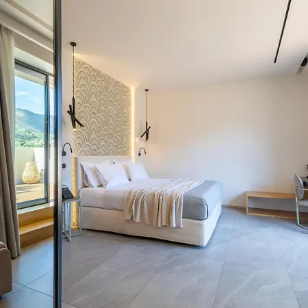 Ξενοδοχείο Alissachni Seaside 4*